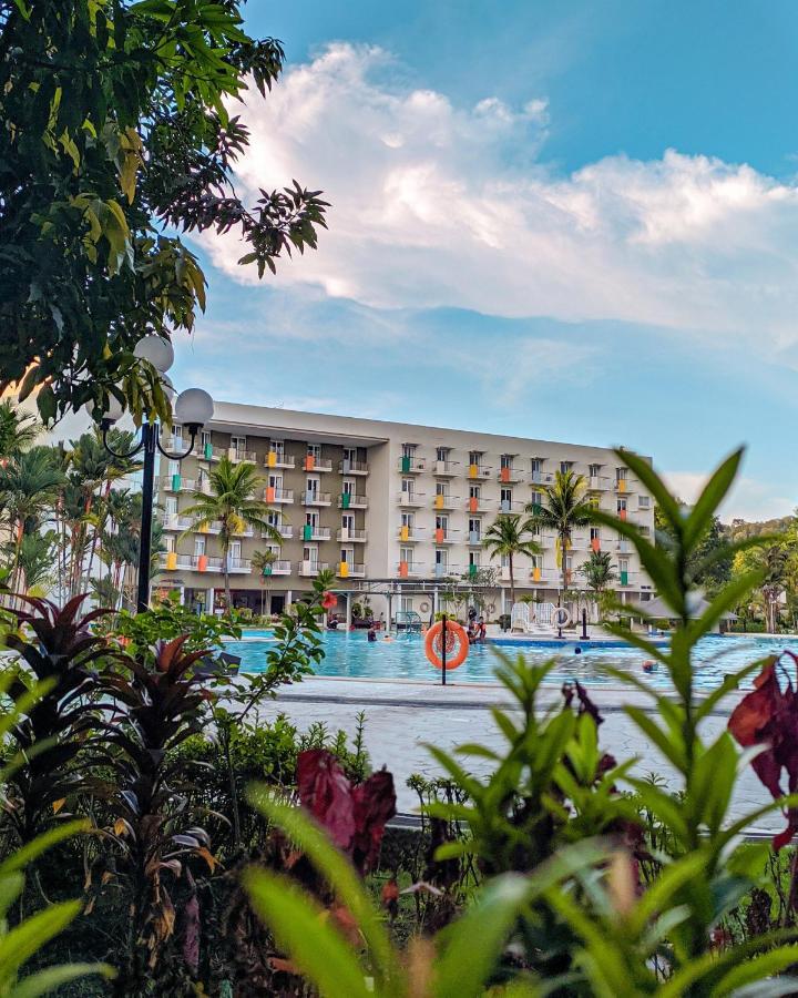 Harris Resort Batam Waterfront Sekupang Εξωτερικό φωτογραφία