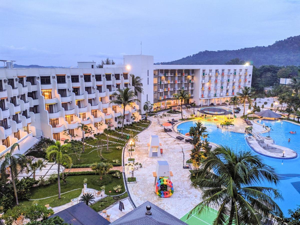 Harris Resort Batam Waterfront Sekupang Εξωτερικό φωτογραφία