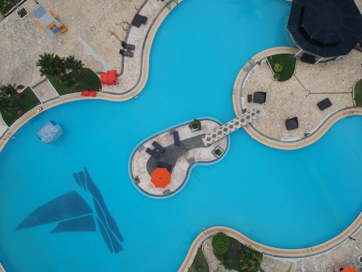 Harris Resort Batam Waterfront Sekupang Εξωτερικό φωτογραφία