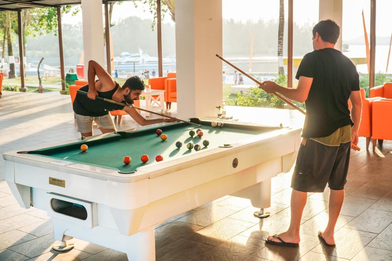 Harris Resort Batam Waterfront Sekupang Εξωτερικό φωτογραφία