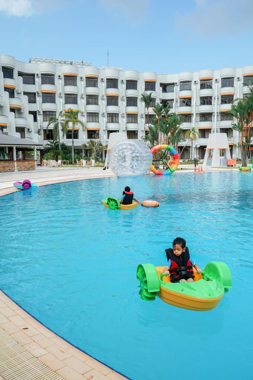 Harris Resort Batam Waterfront Sekupang Εξωτερικό φωτογραφία