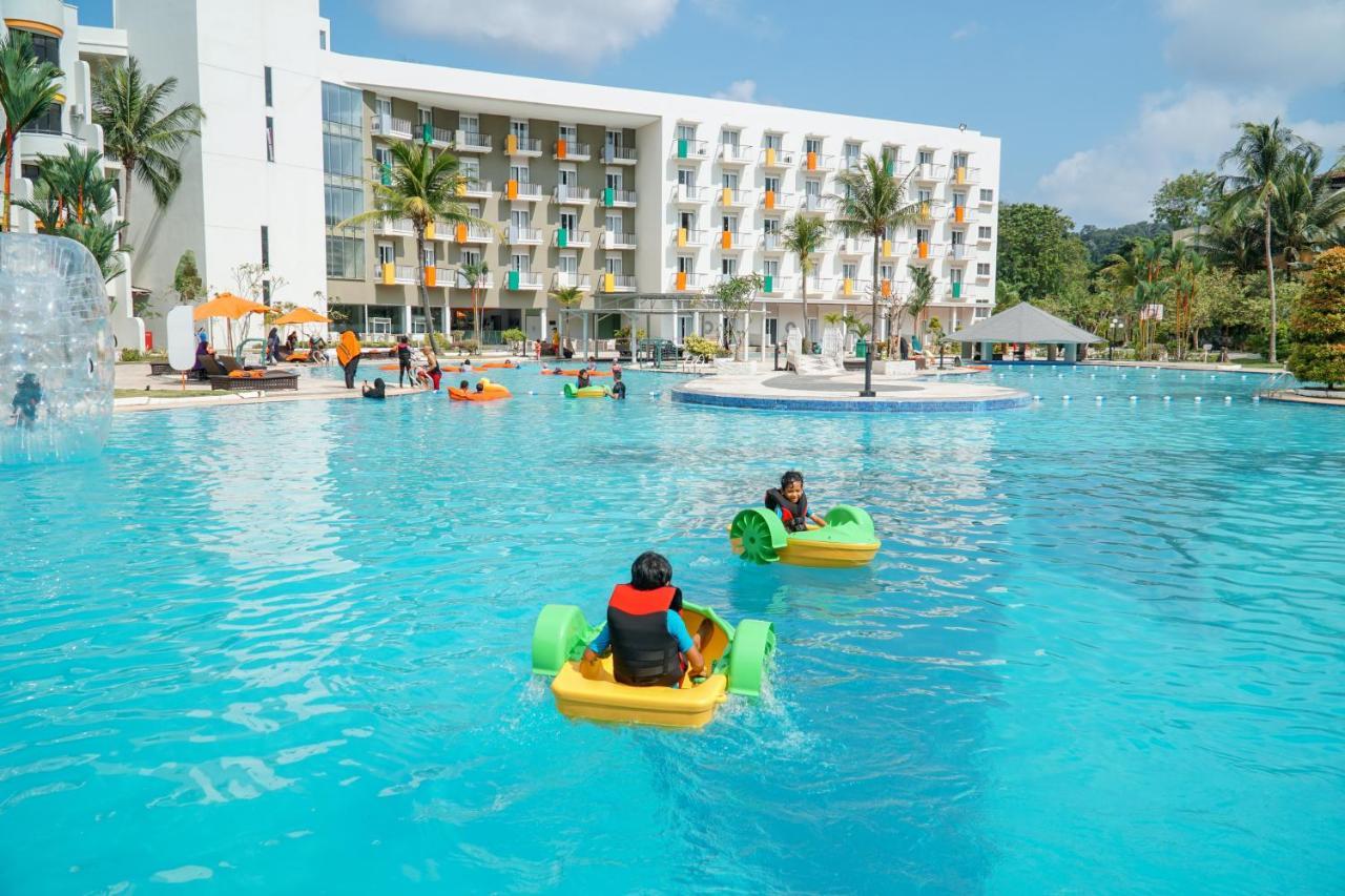 Harris Resort Batam Waterfront Sekupang Εξωτερικό φωτογραφία