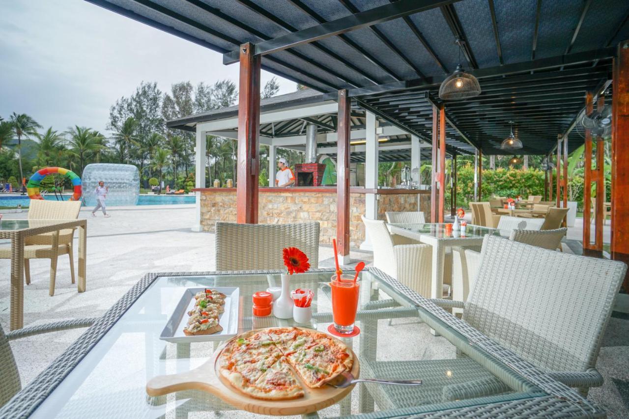Harris Resort Batam Waterfront Sekupang Εξωτερικό φωτογραφία