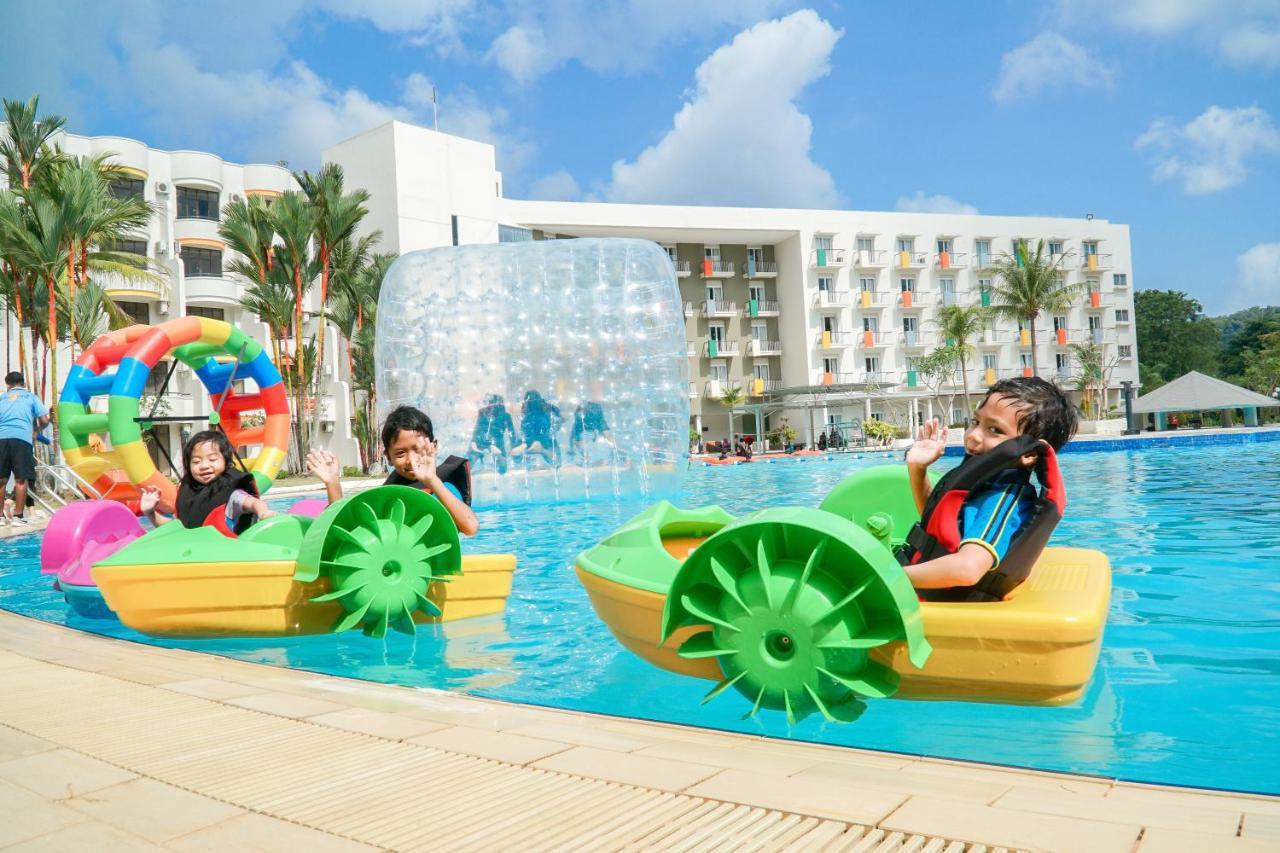 Harris Resort Batam Waterfront Sekupang Εξωτερικό φωτογραφία