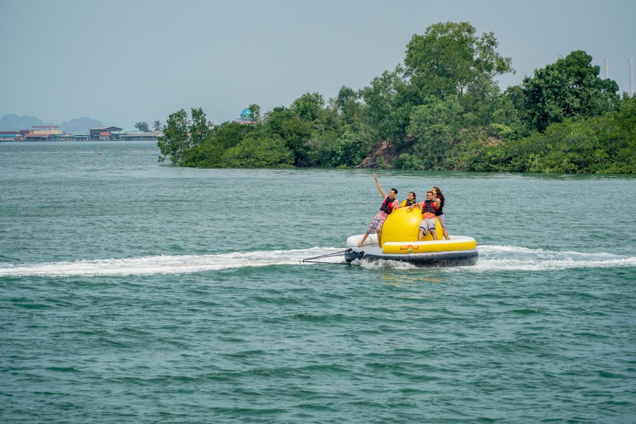 Harris Resort Batam Waterfront Sekupang Εξωτερικό φωτογραφία