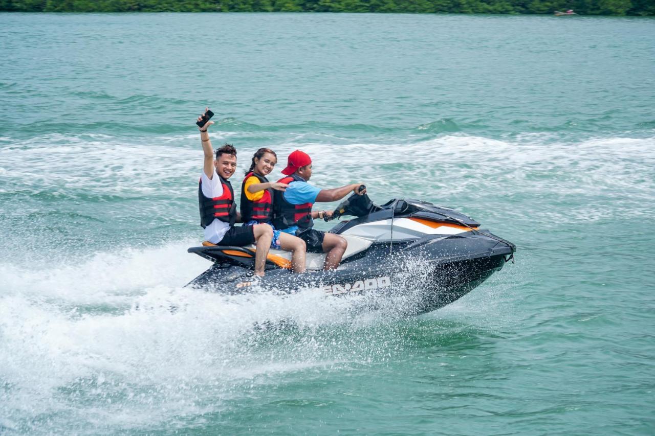 Harris Resort Batam Waterfront Sekupang Εξωτερικό φωτογραφία
