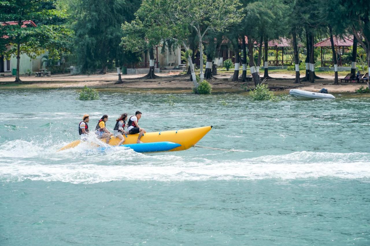 Harris Resort Batam Waterfront Sekupang Εξωτερικό φωτογραφία