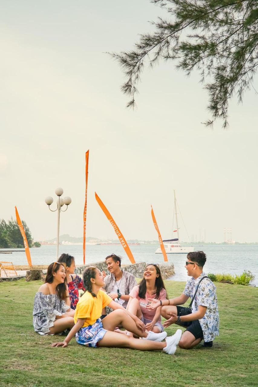 Harris Resort Batam Waterfront Sekupang Εξωτερικό φωτογραφία