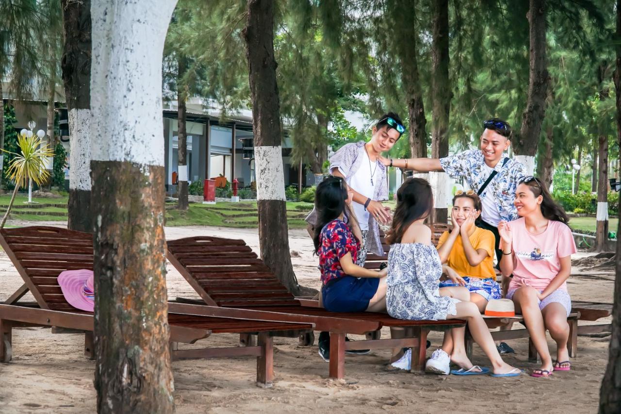 Harris Resort Batam Waterfront Sekupang Εξωτερικό φωτογραφία