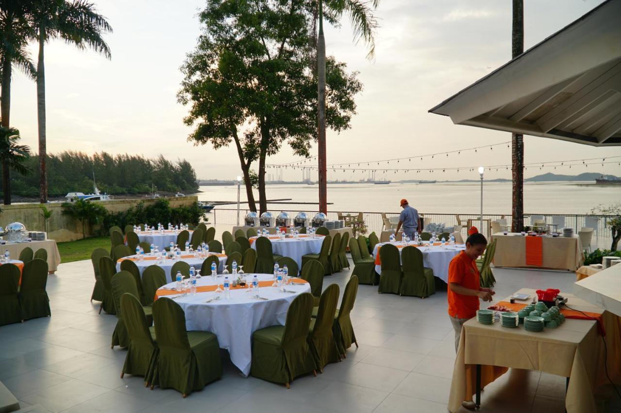 Harris Resort Batam Waterfront Sekupang Εξωτερικό φωτογραφία