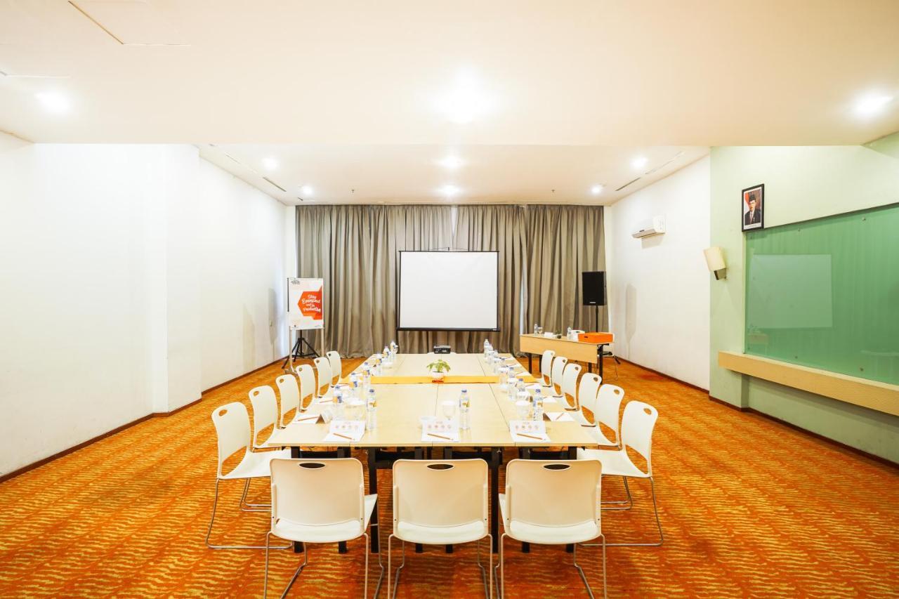 Harris Resort Batam Waterfront Sekupang Εξωτερικό φωτογραφία