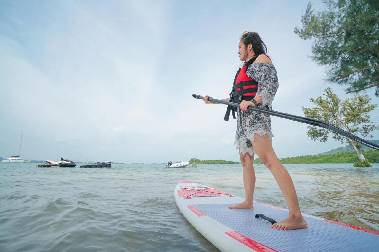 Harris Resort Batam Waterfront Sekupang Εξωτερικό φωτογραφία